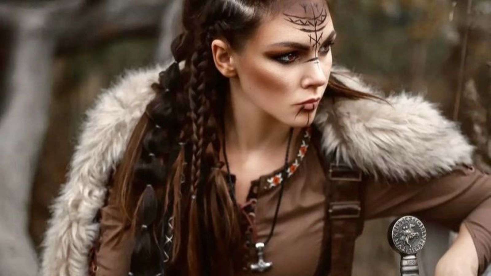 Viking Jewelry: Exploring the World of Norse Women's Adornments - Odin
