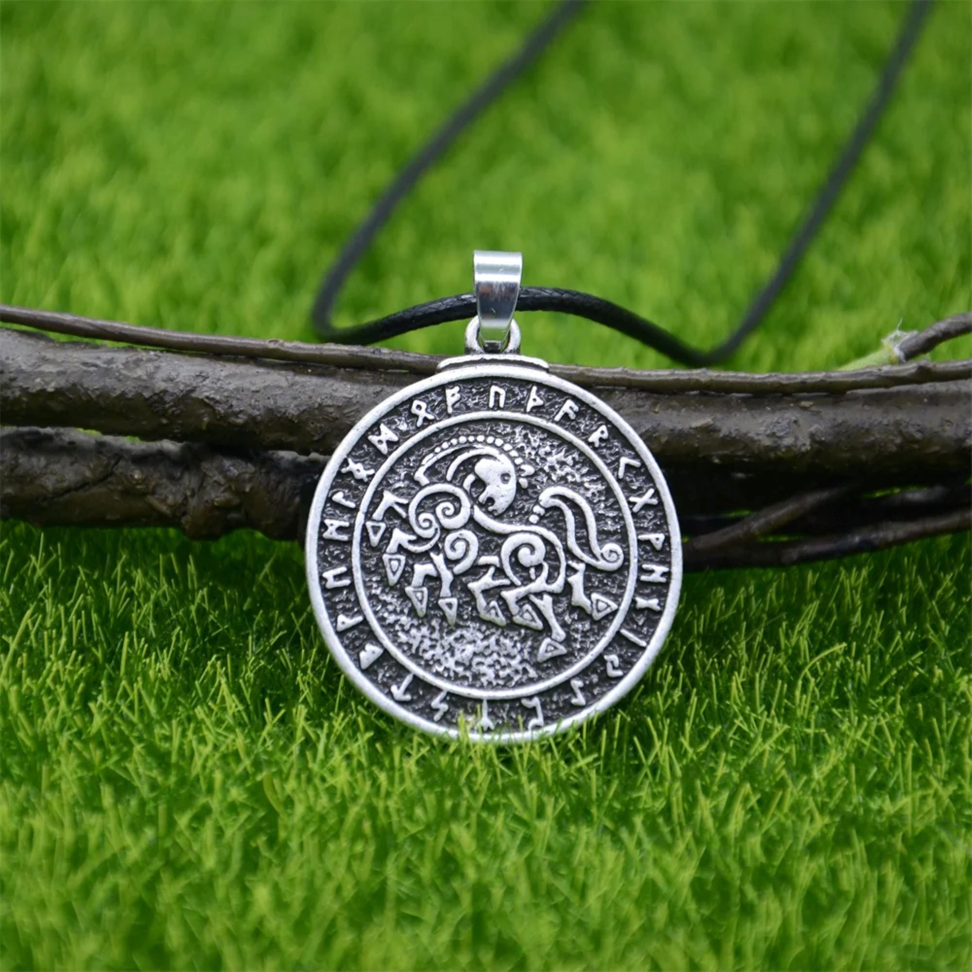 Sleipnir and Runes Necklace