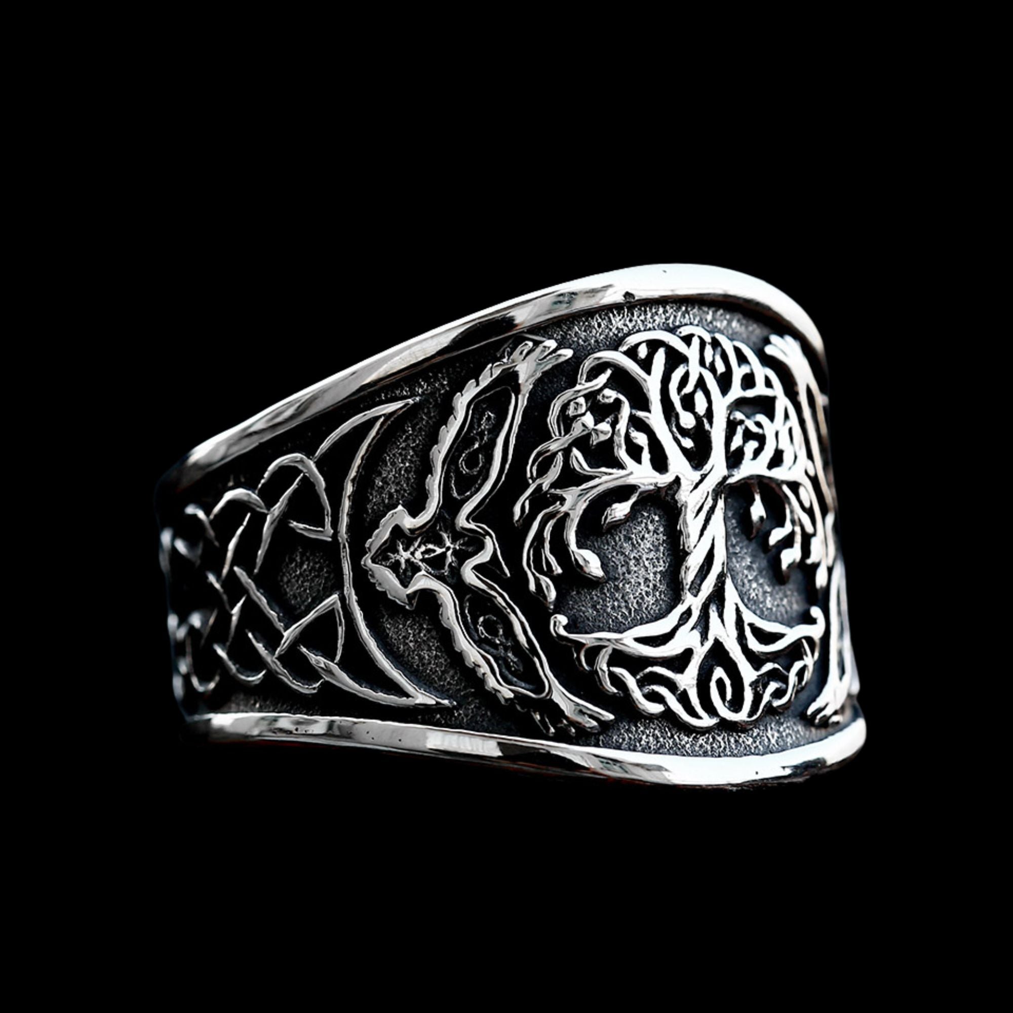 Yggdrasil and Ravens Ring